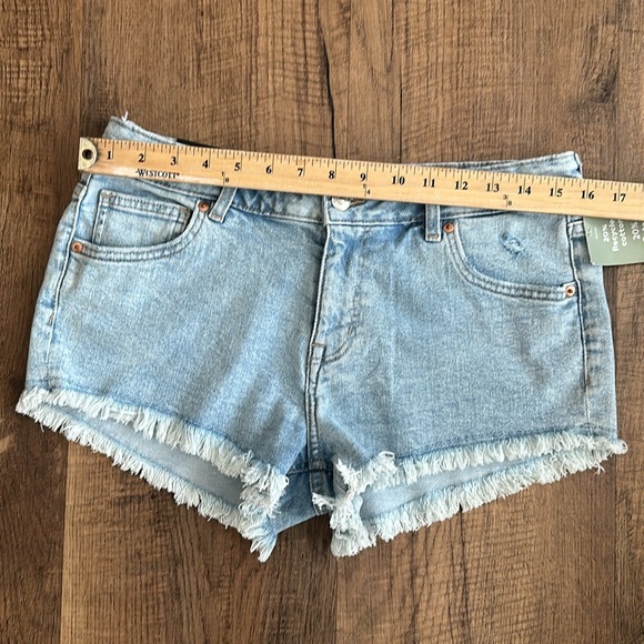 NWT Divided H&M low waist shorts Taille basse short size 10 cut off denim shorts - Picture 6 of 11